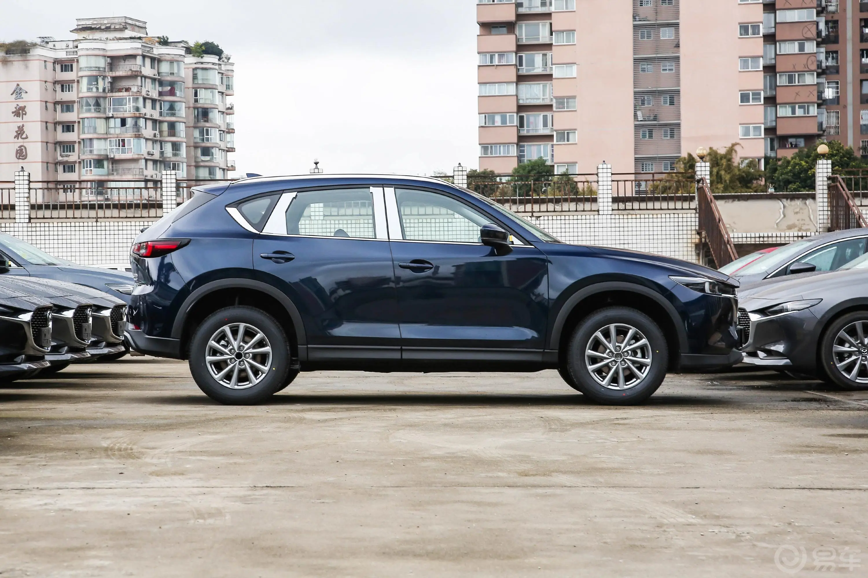 马自达CX-52.0L 两驱智雅型正侧车头向右水平