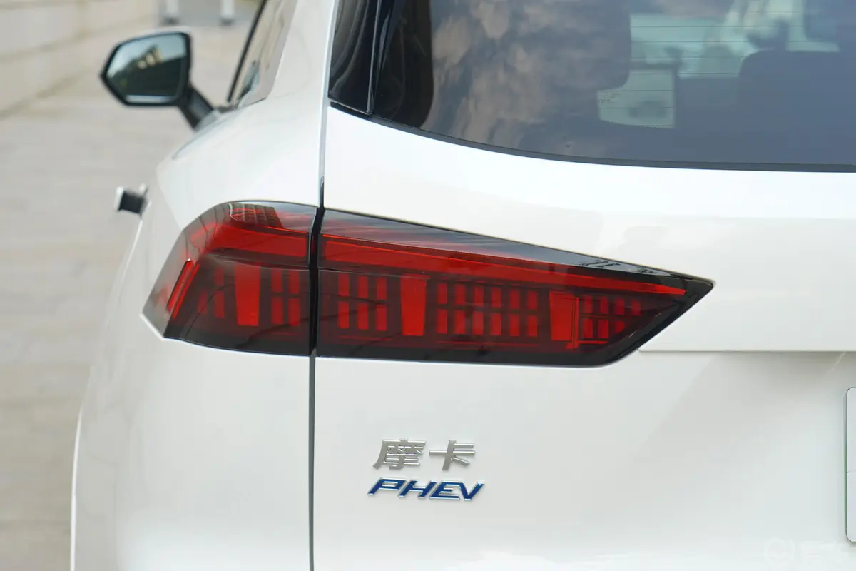 摩卡PHEV1.5T 204km 0焦虑智享版外观灯组