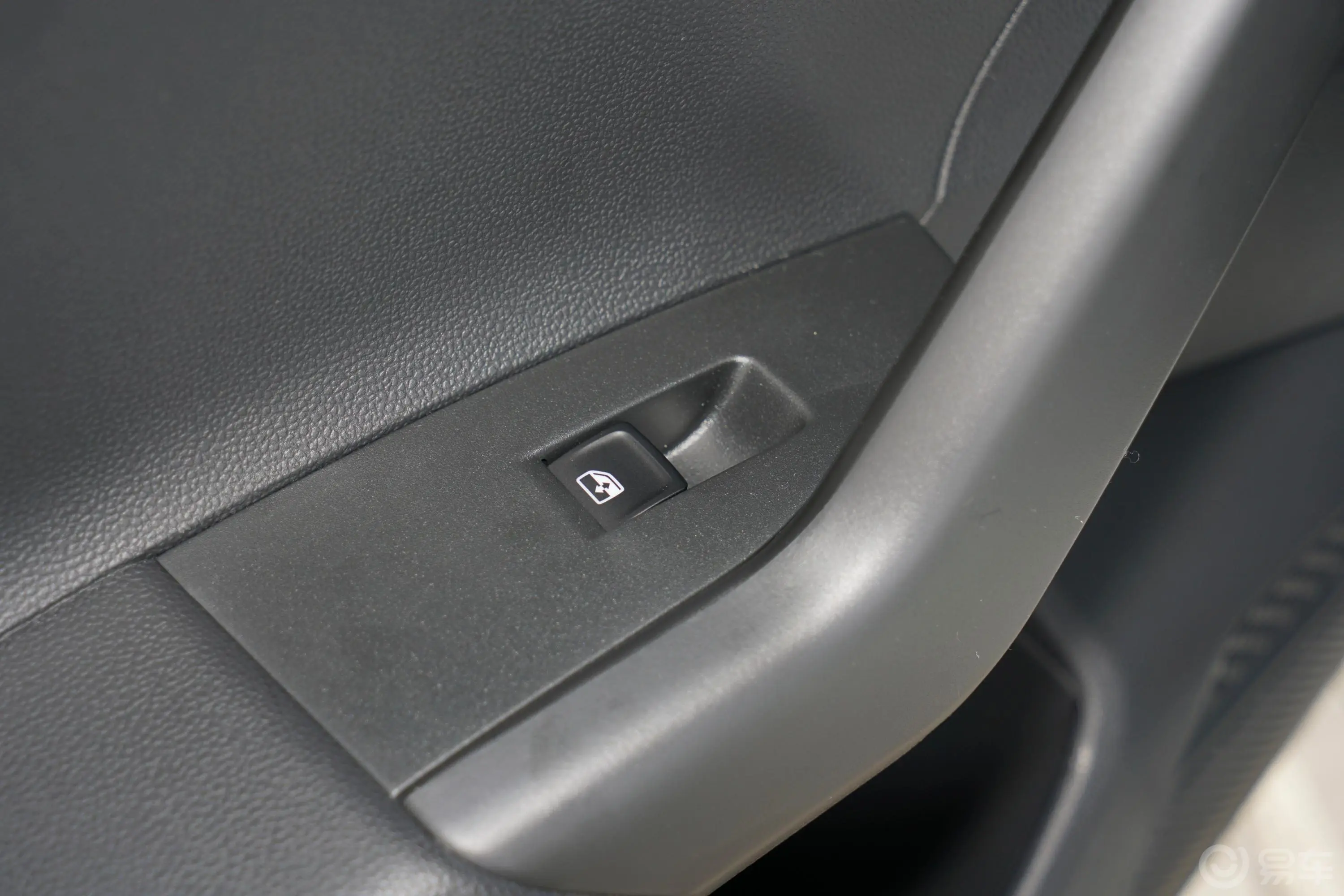 PoloPlus 1.5L 自动纵情乐活版后车窗调节