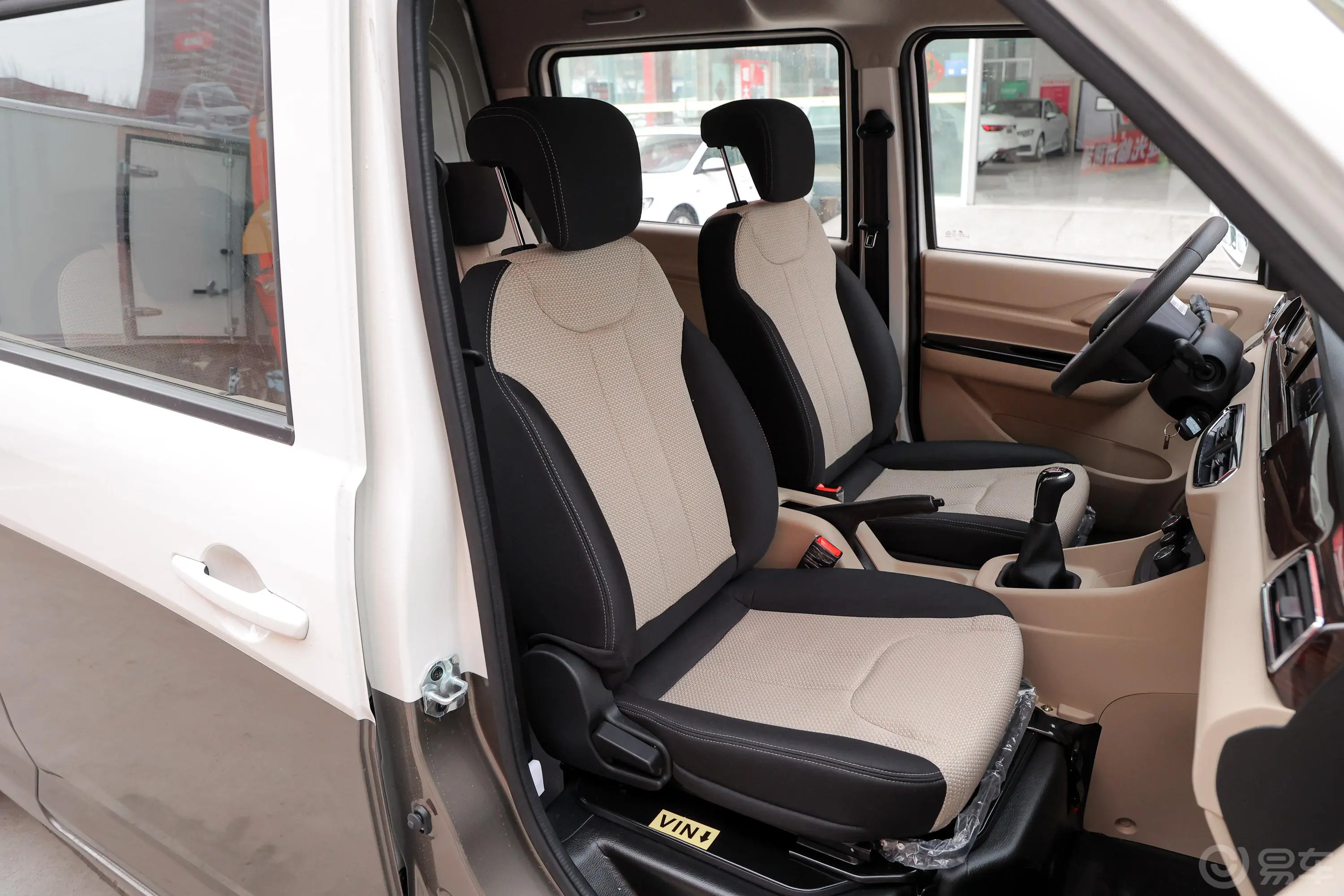 跨越星V71.6L 手动对开门舒适型 5座副驾驶座椅