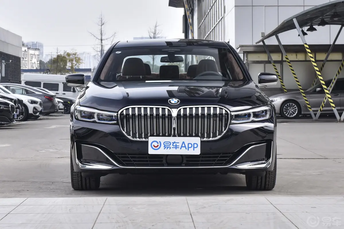 宝马7系改款 750Li xDrive V8 豪华套装外观