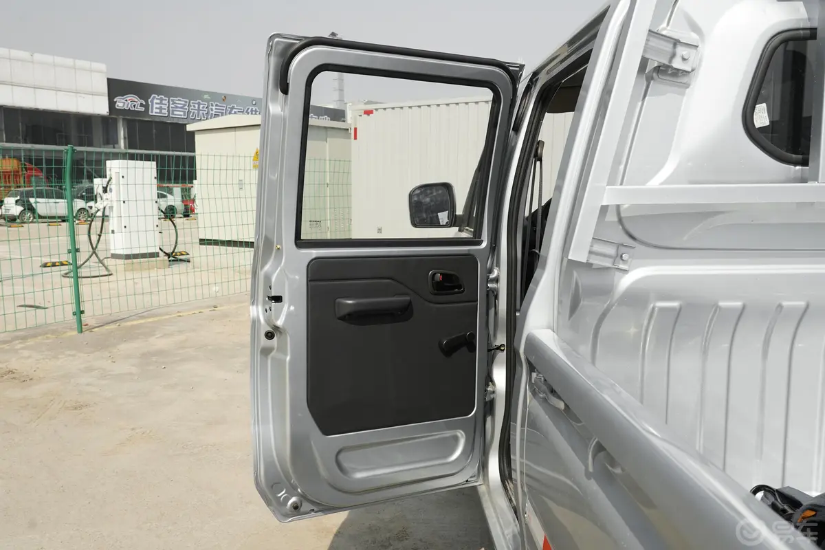 长安星卡PLUS1.6L 手动 双排舒适版驾驶员侧后车门