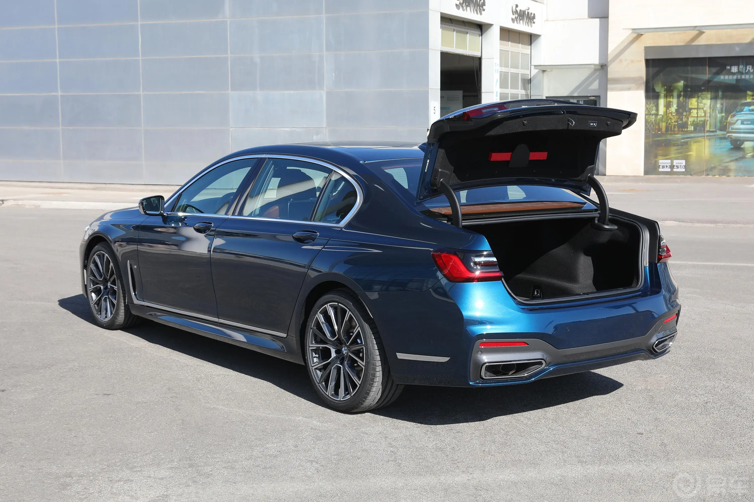 宝马7系740Li xDrive 行政型 M运动套装空间