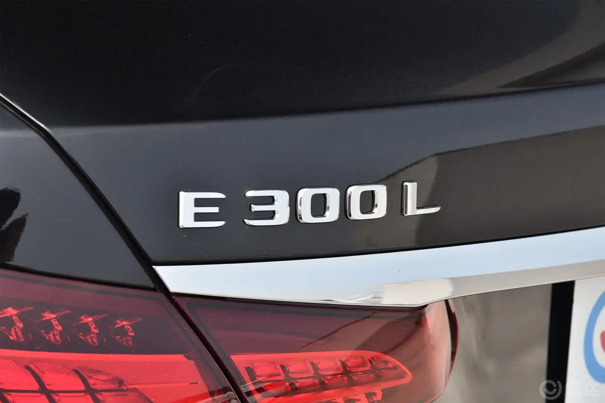 奔驰E级改款二 E 300 L 豪华型外观