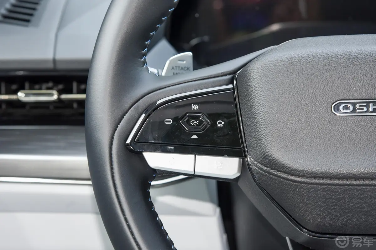 长安欧尚Z6新能源试装车左侧方向盘功能按键