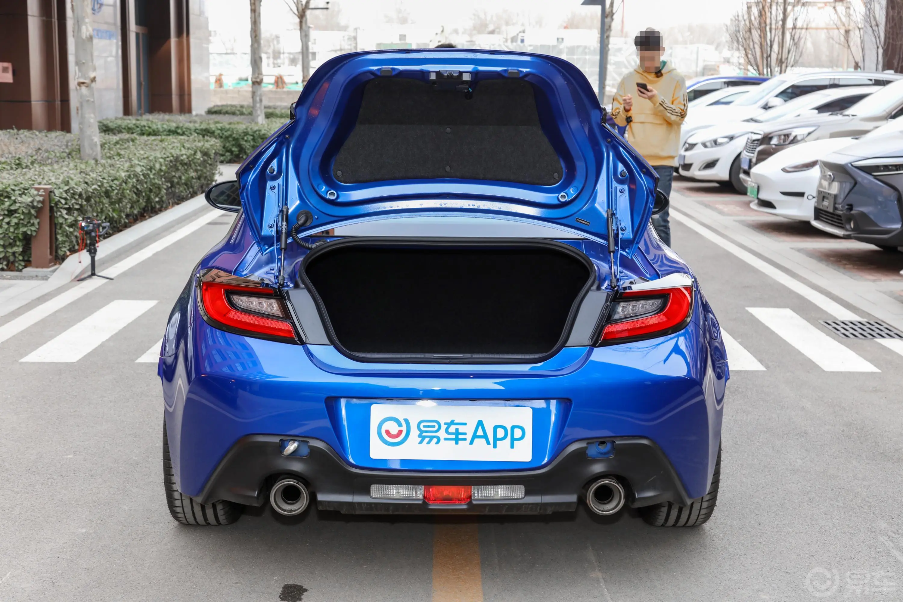 斯巴鲁BRZ2.4L 手动版后备厢