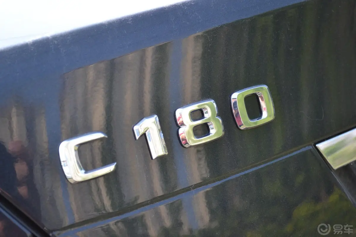 奔驰C级C 180 经典型 Grand Edition外观