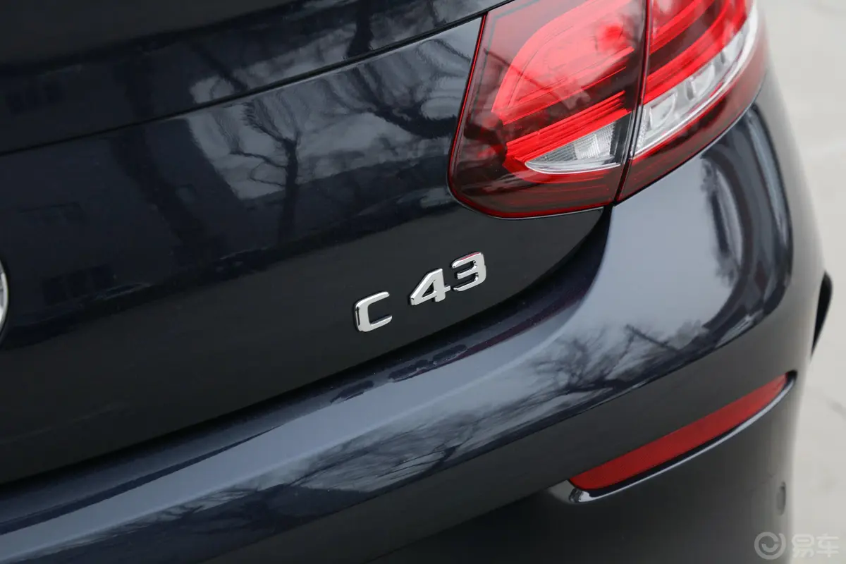 奔驰C级 AMGAMG C 43 4MATIC 轿跑车外观