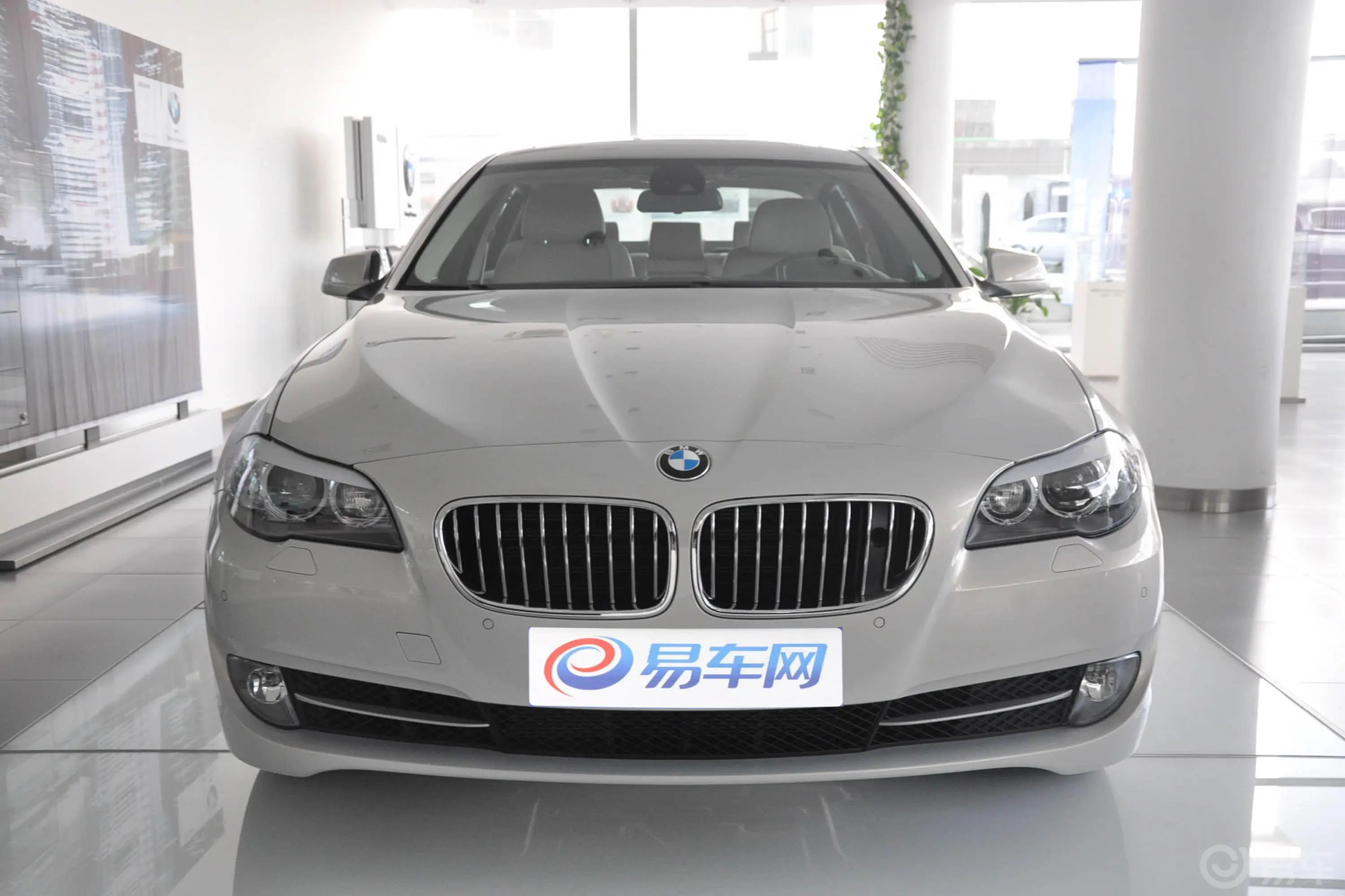 宝马5系535Li 行政型外观