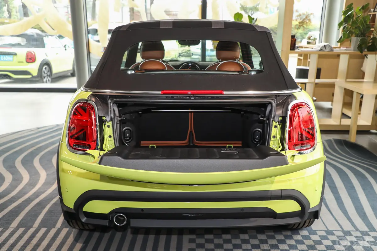 MINI CABRIO1.5T COOPER CABRIO The Coopers 纪念版空间