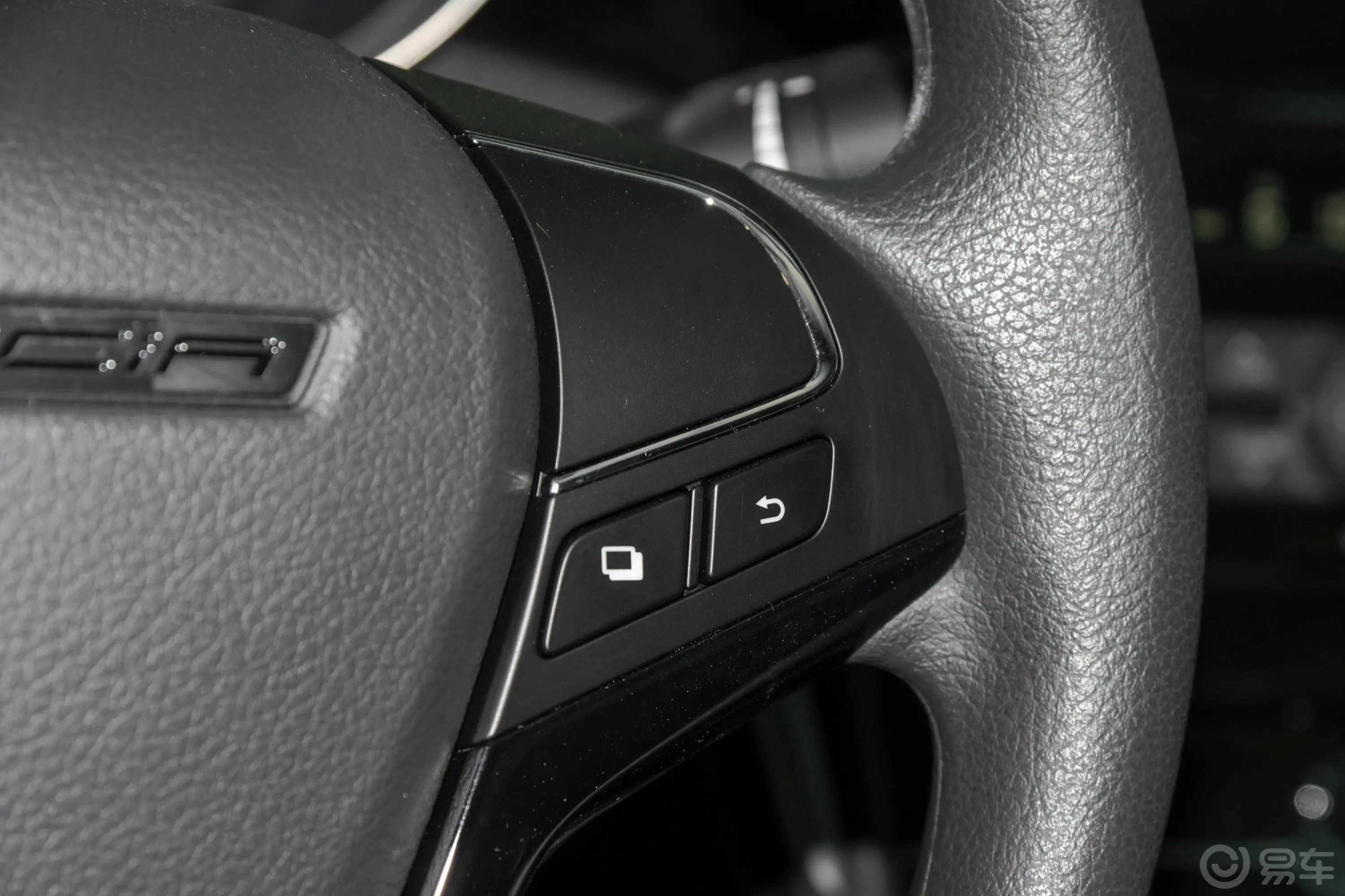 启辰D60 EV410km 标准续航 舒适版右侧方向盘功能按键
