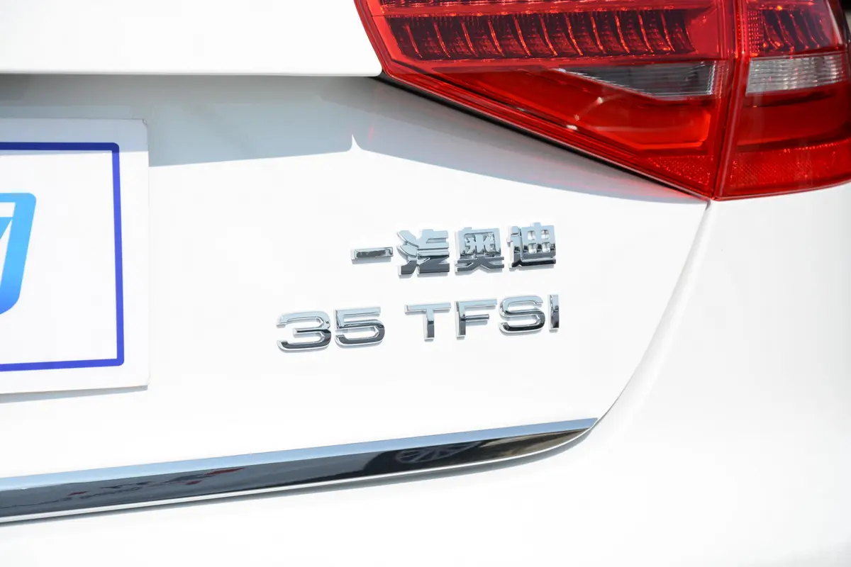 奥迪A4L35 TFSI 自动 技术型外观