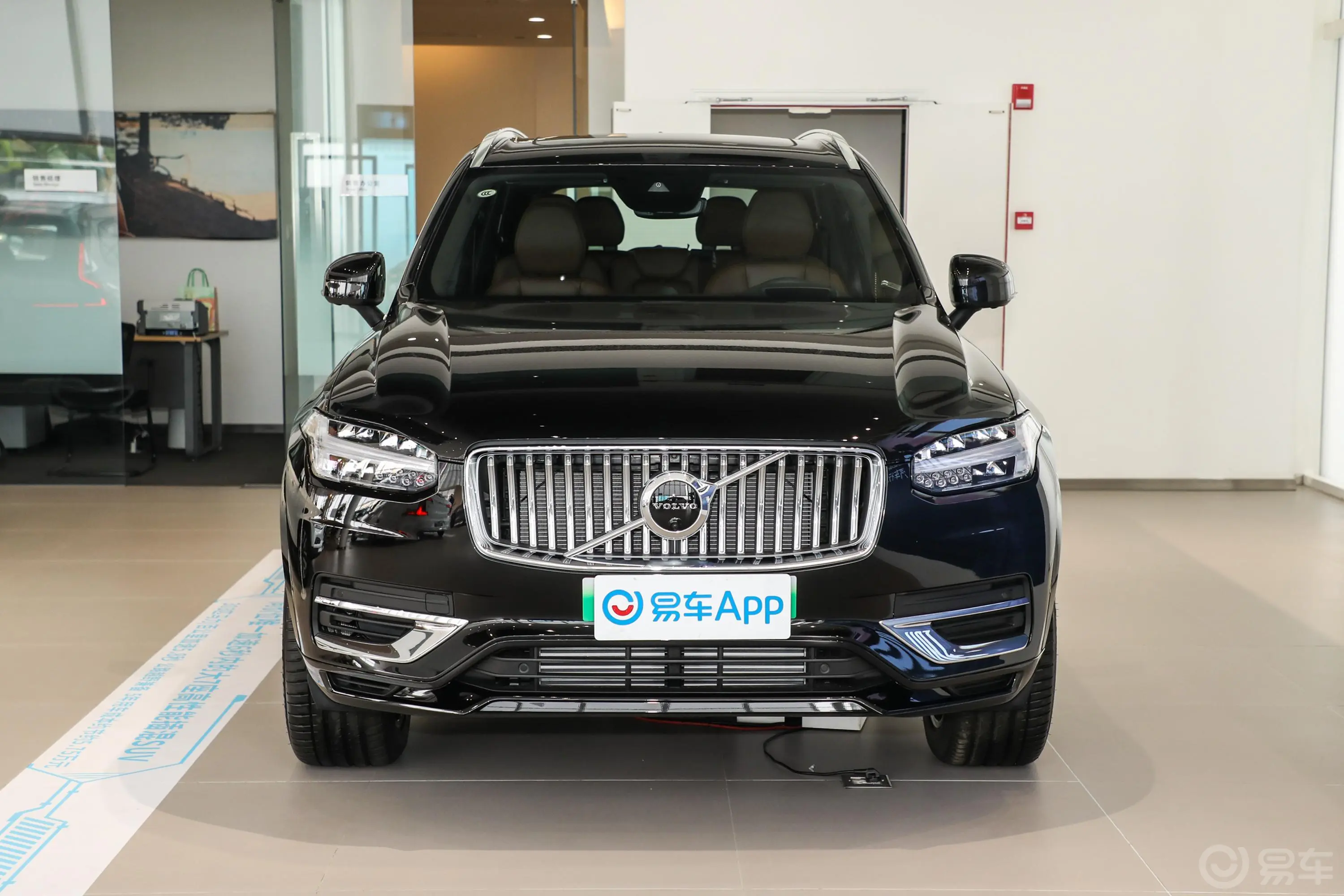 沃尔沃XC90新能源改款 T8 59km 智尊豪华版正前水平