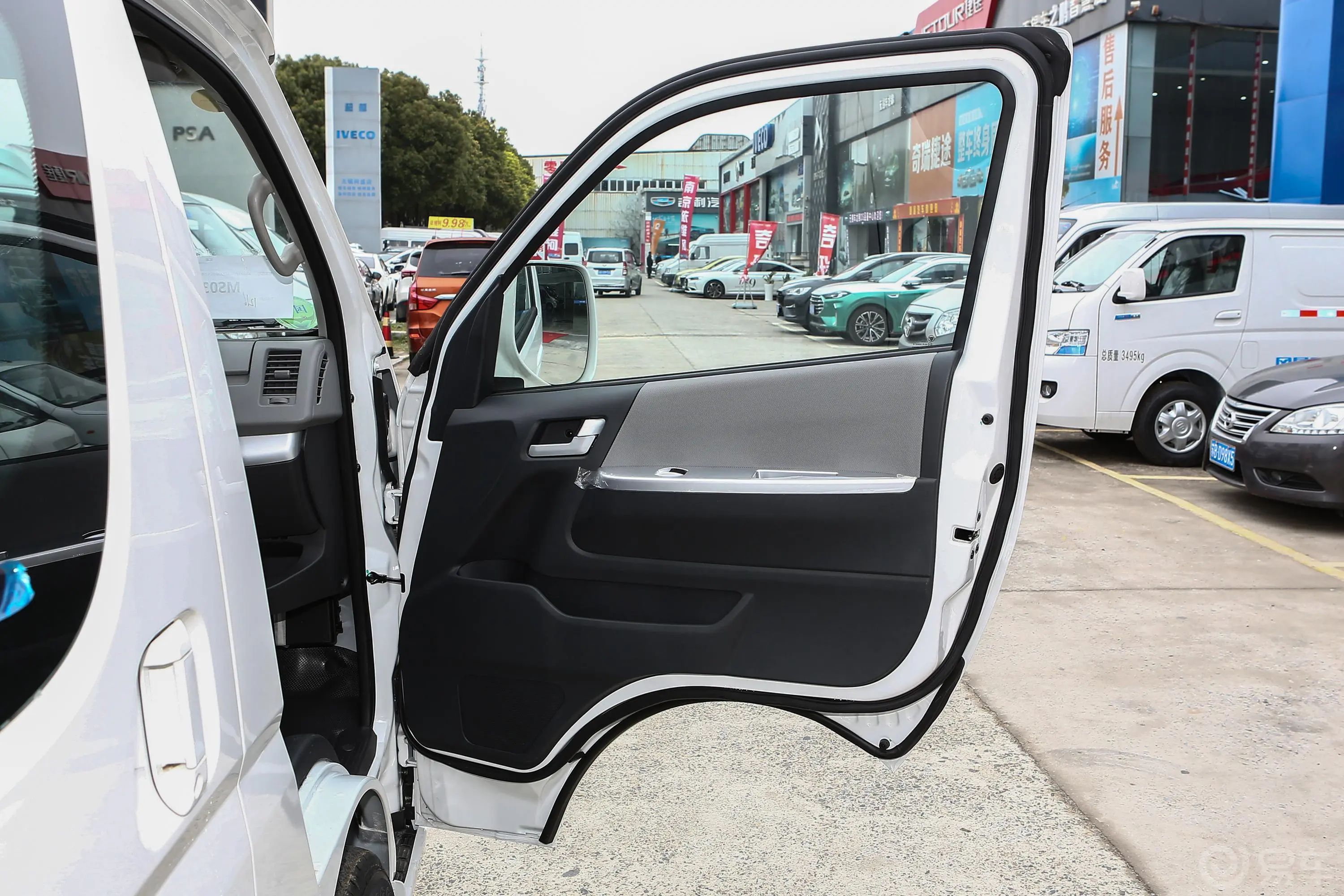 风景G7商运版 2.4L 长轴高顶明窗 6座 汽油副驾驶员车门