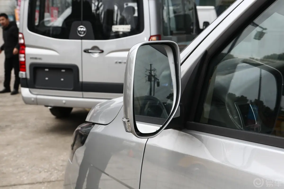 风景G5多用途乘用车 2.0L 手动 商运版 7座 国VI后视镜镜面