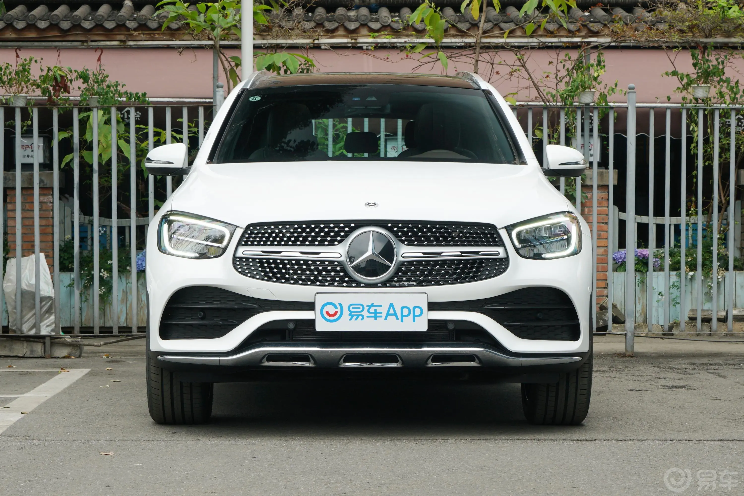 奔驰GLCGLC 300 L 4MATIC 动感型臻藏版外观