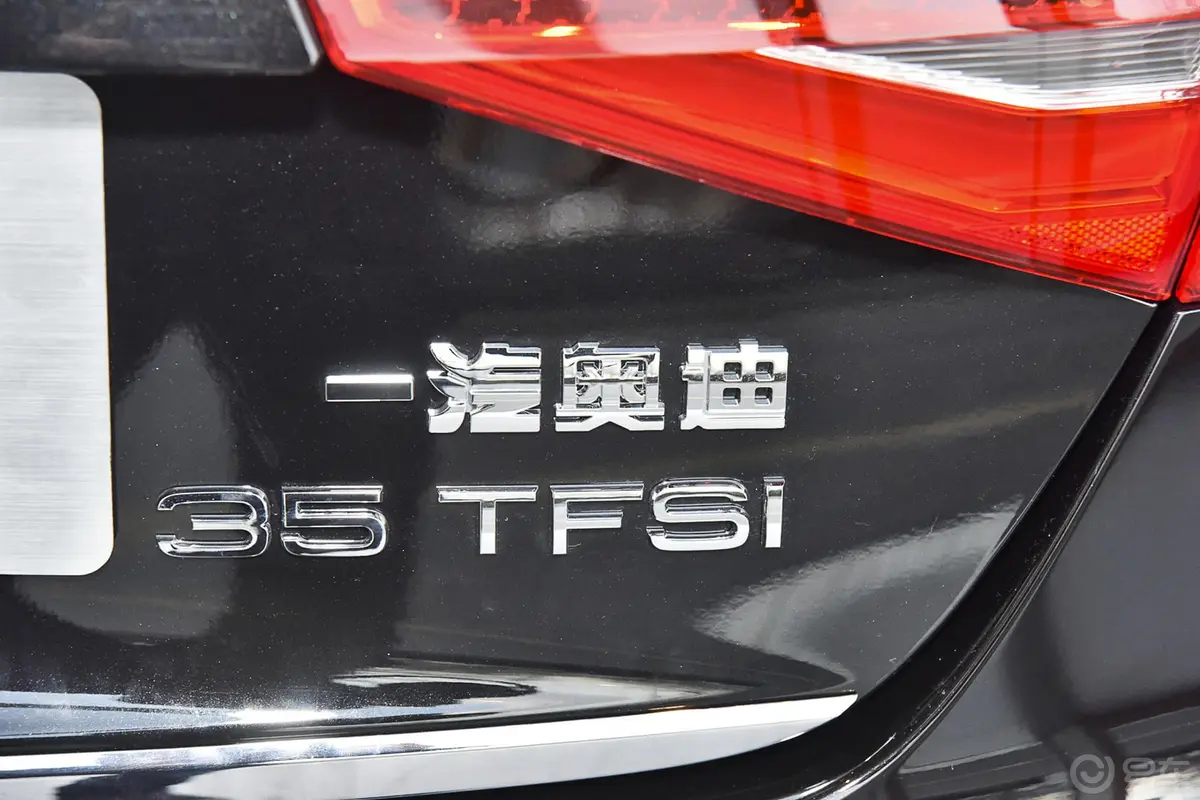 奥迪A4L35 TFSI 自动 舒适型 S line 典藏版外观