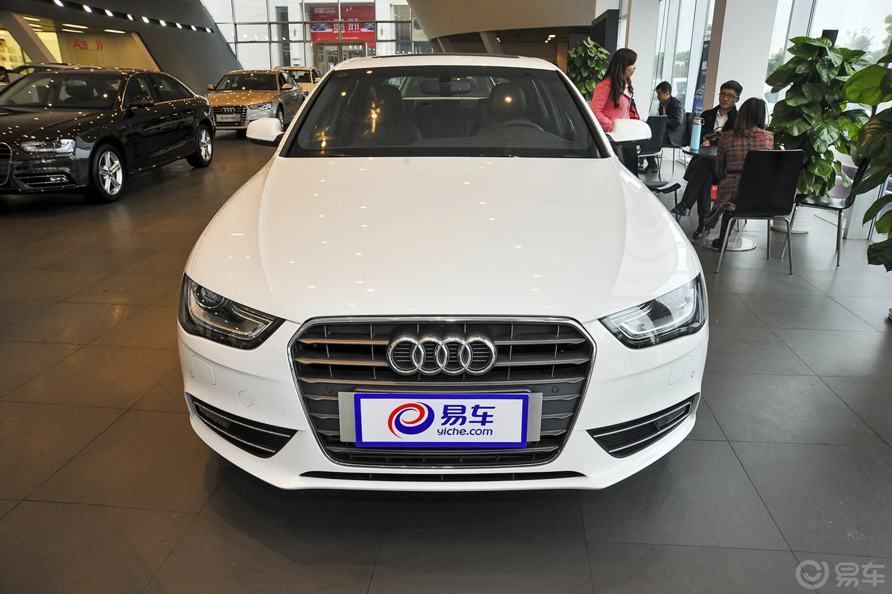 奥迪A4L35 TFSI 自动 技术型外观