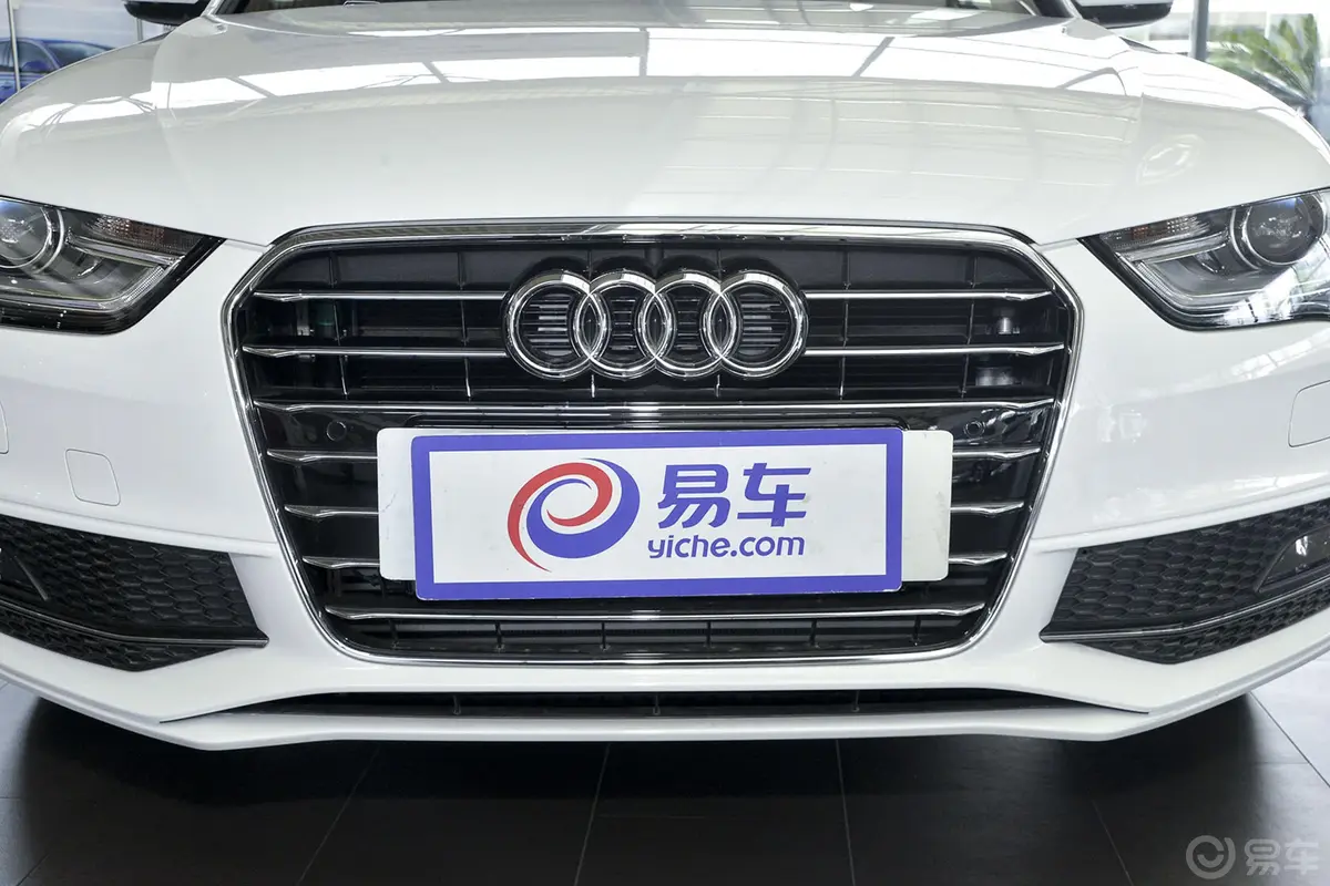 奥迪A4L35 TFSI 自动 豪华型 S line 典藏版外观