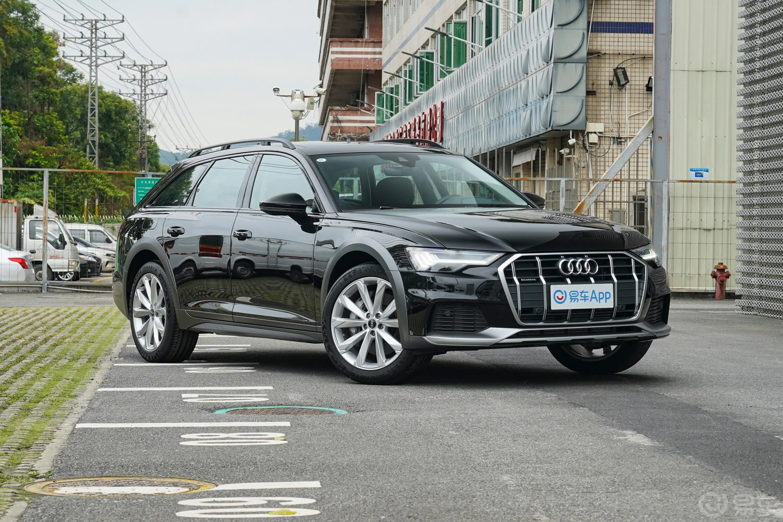 奥迪A6Allroad quattro 探索家 55 TFSI 尊享越野型外观