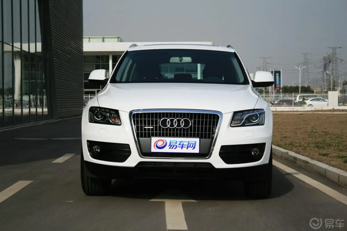 奥迪Q52.0 TFSI 进取型外观