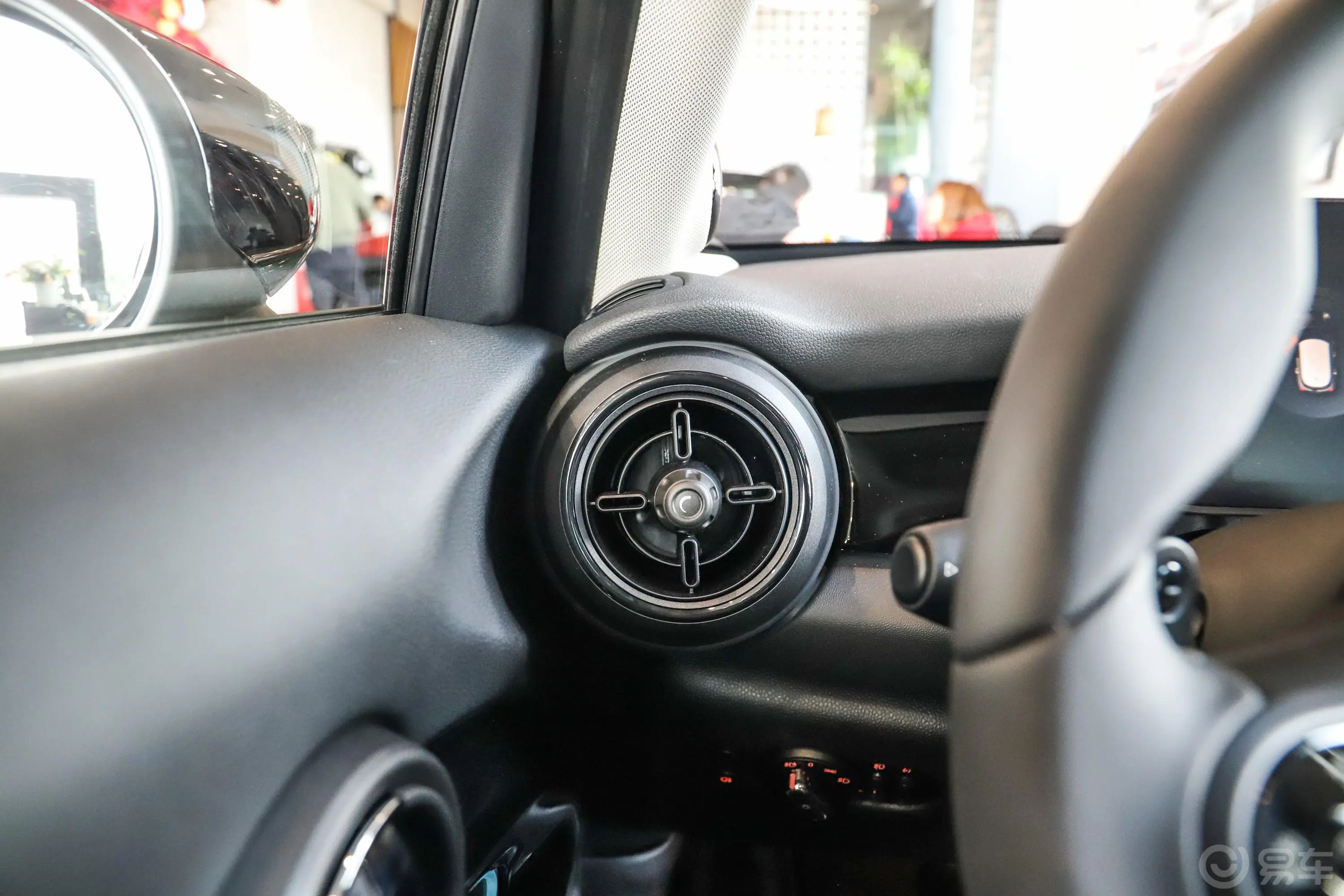 MINI改款 2.0T COOPER S 经典派 五门版内饰