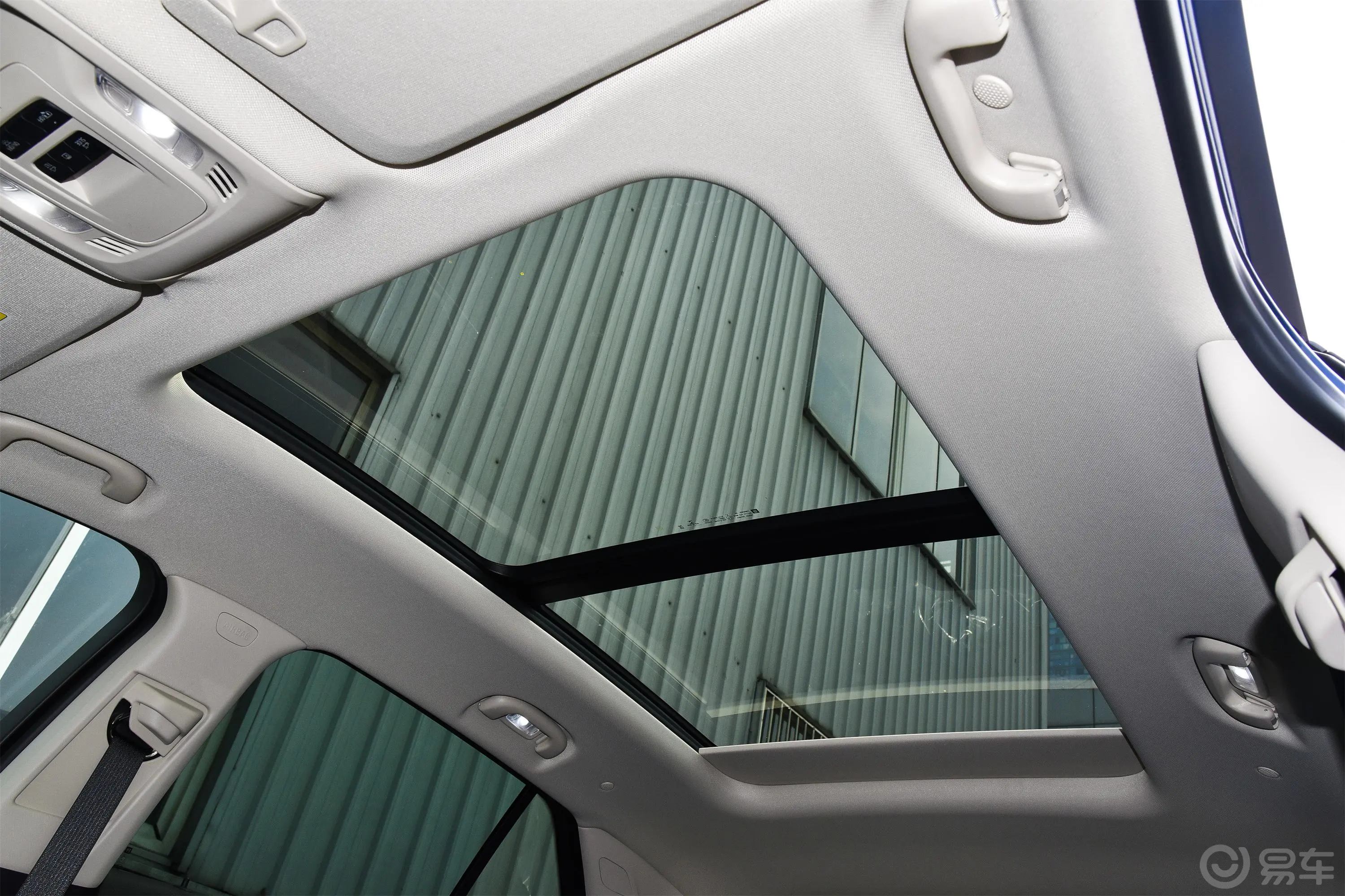 昂科威改款 昂科威S GS 两驱 智享运动型天窗内拍关闭