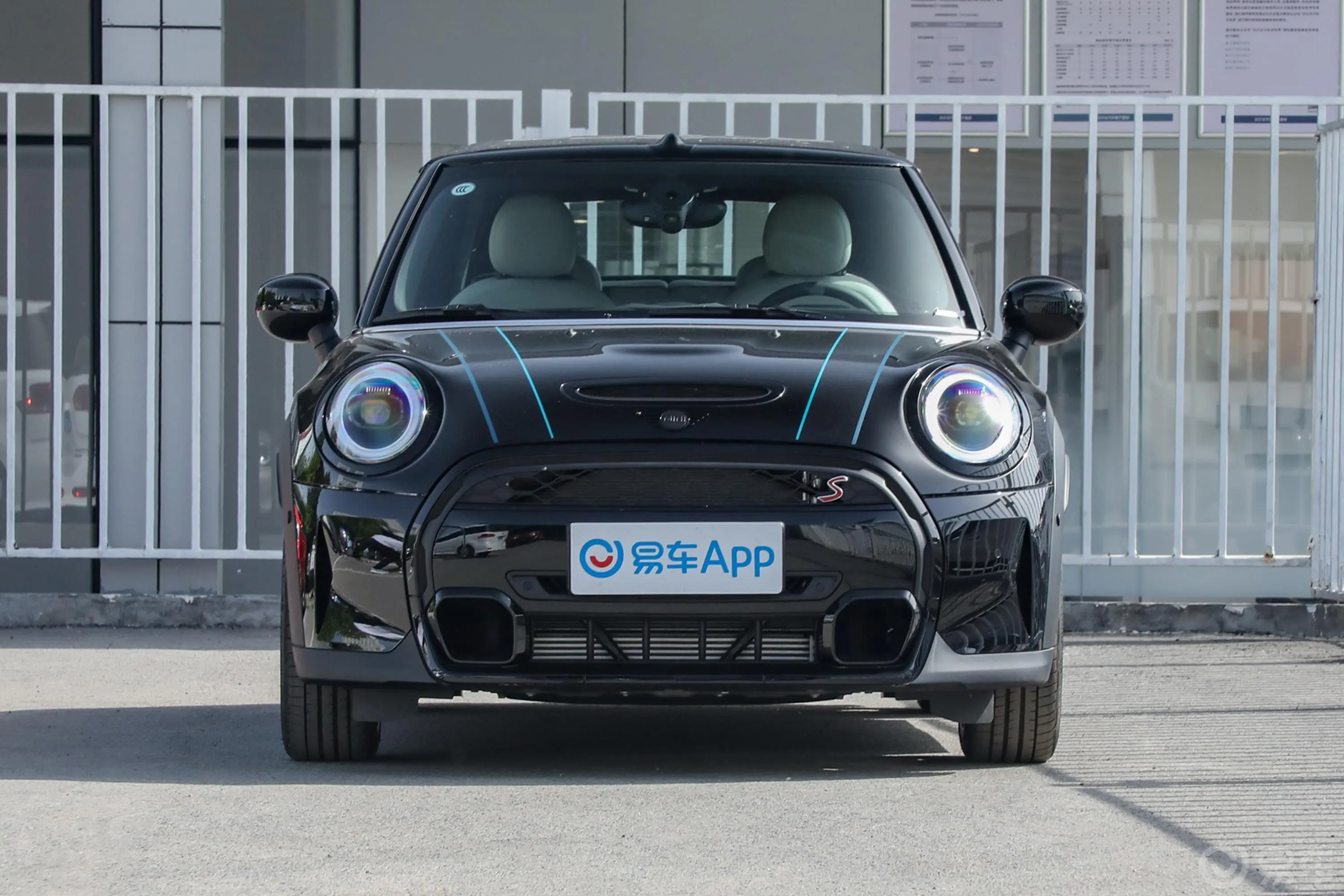 MINI CABRIO改款 2.0T COOPER S CABRIO Sidewalk正前水平