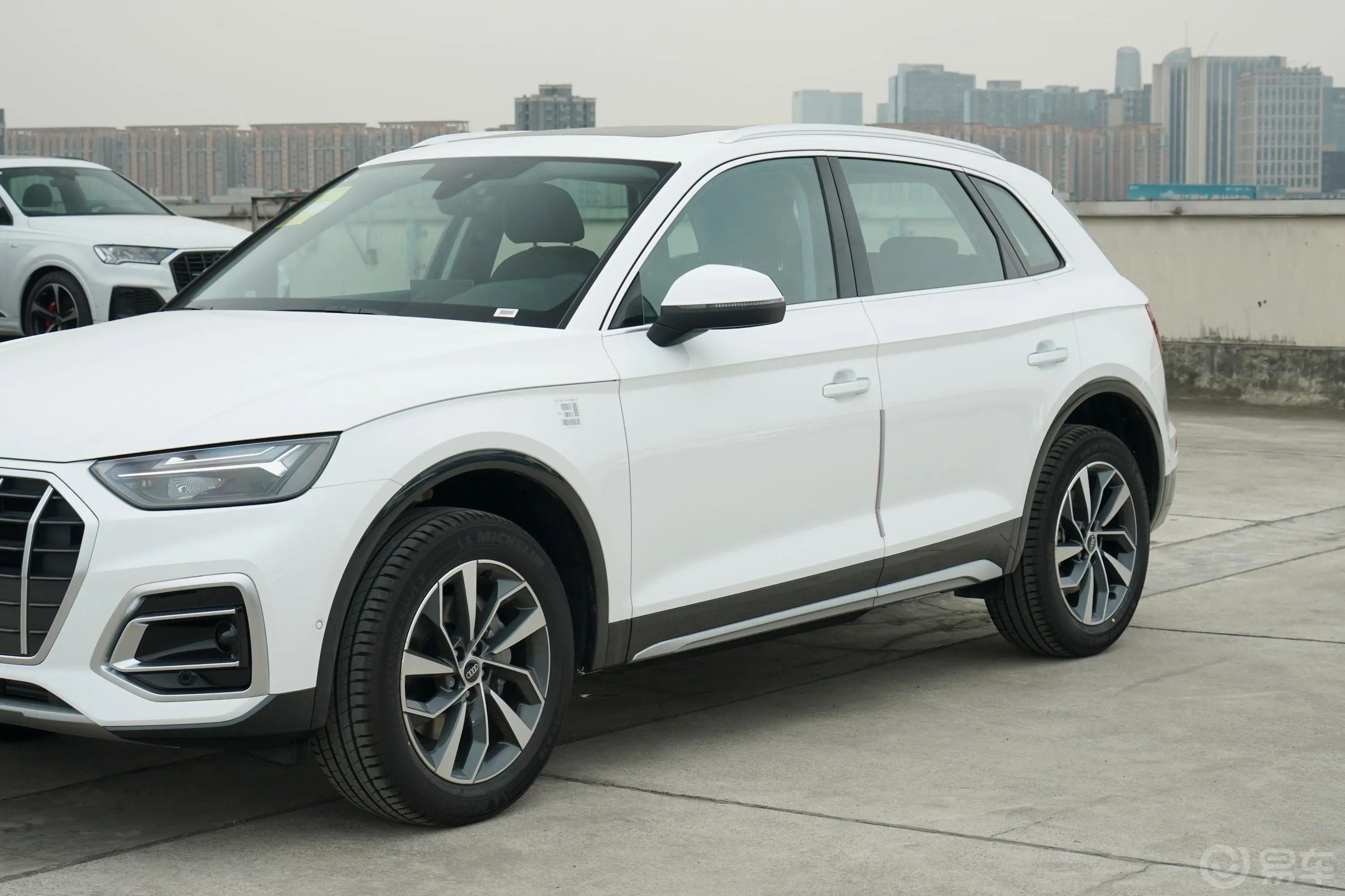 奥迪Q5L40 TFSI 豪华致雅型外观