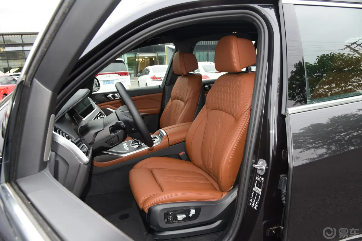 宝马X7xDrive40i 尊享型 豪华套装驾驶员座椅