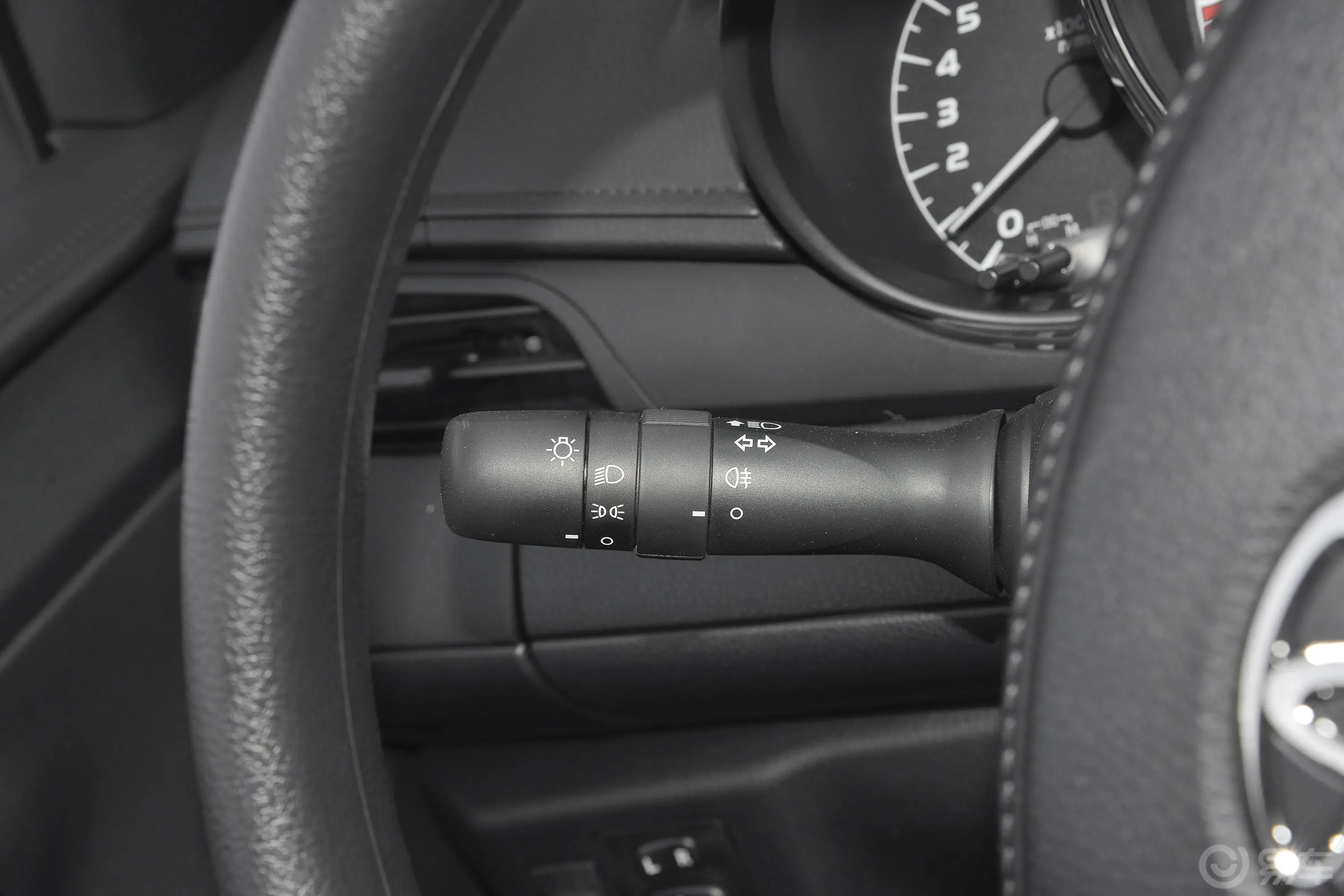 威驰1.5L CVT创行CARE版灯光控制区