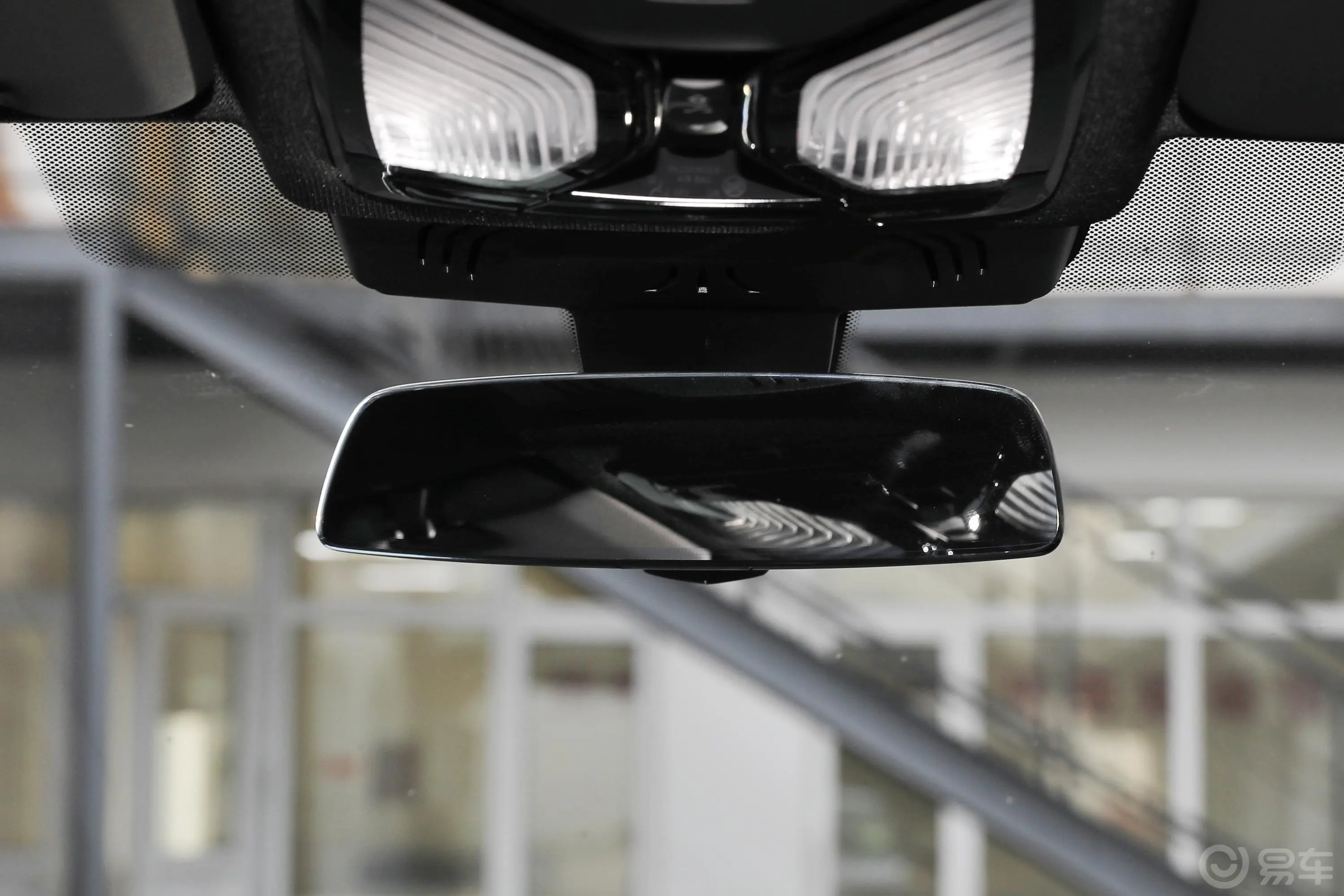 宝马X6改款 xDrive40i 尊享型 M运动套装内后视镜