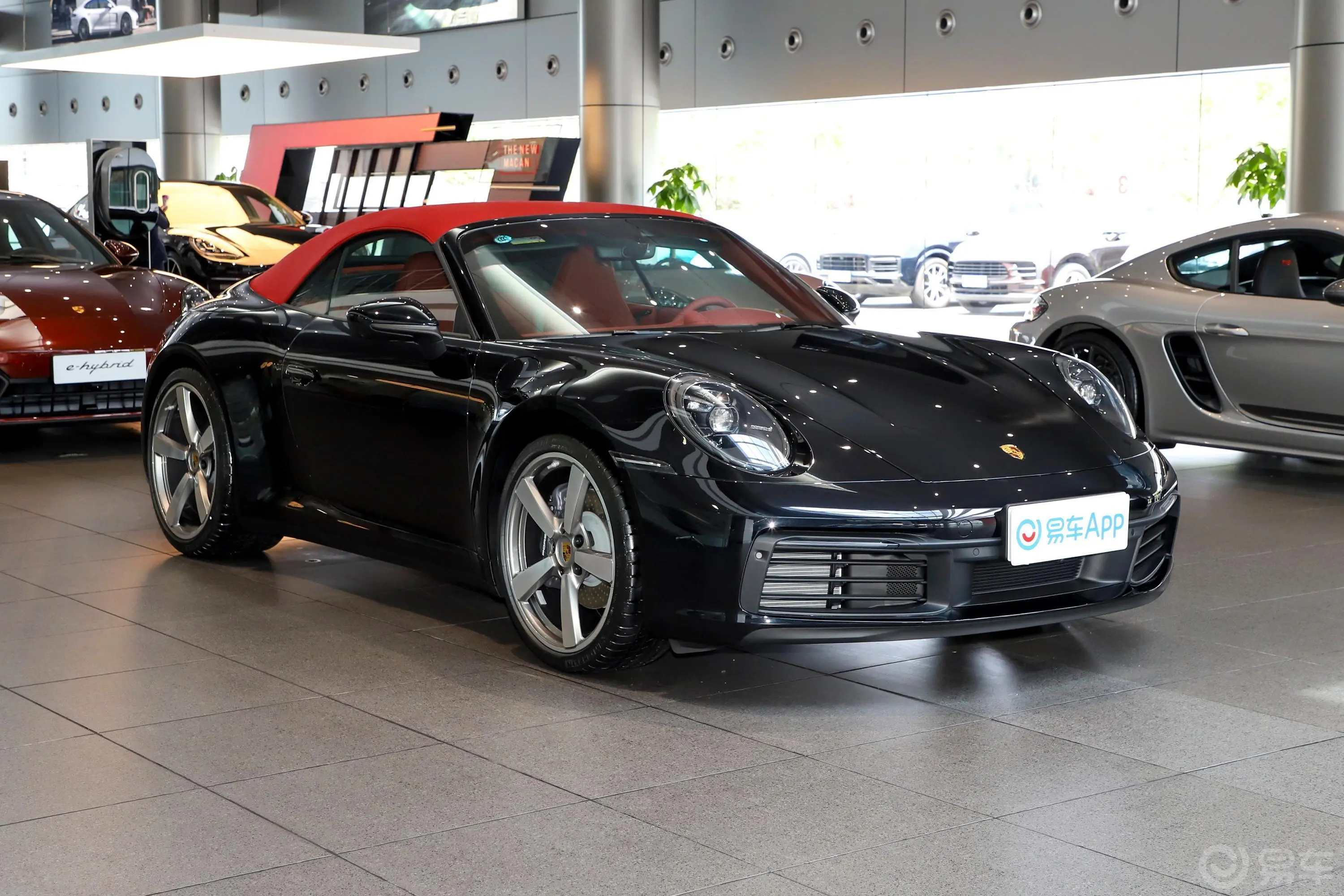 保时捷911Carrera Cabriolet 3.0T车辆信息铭牌