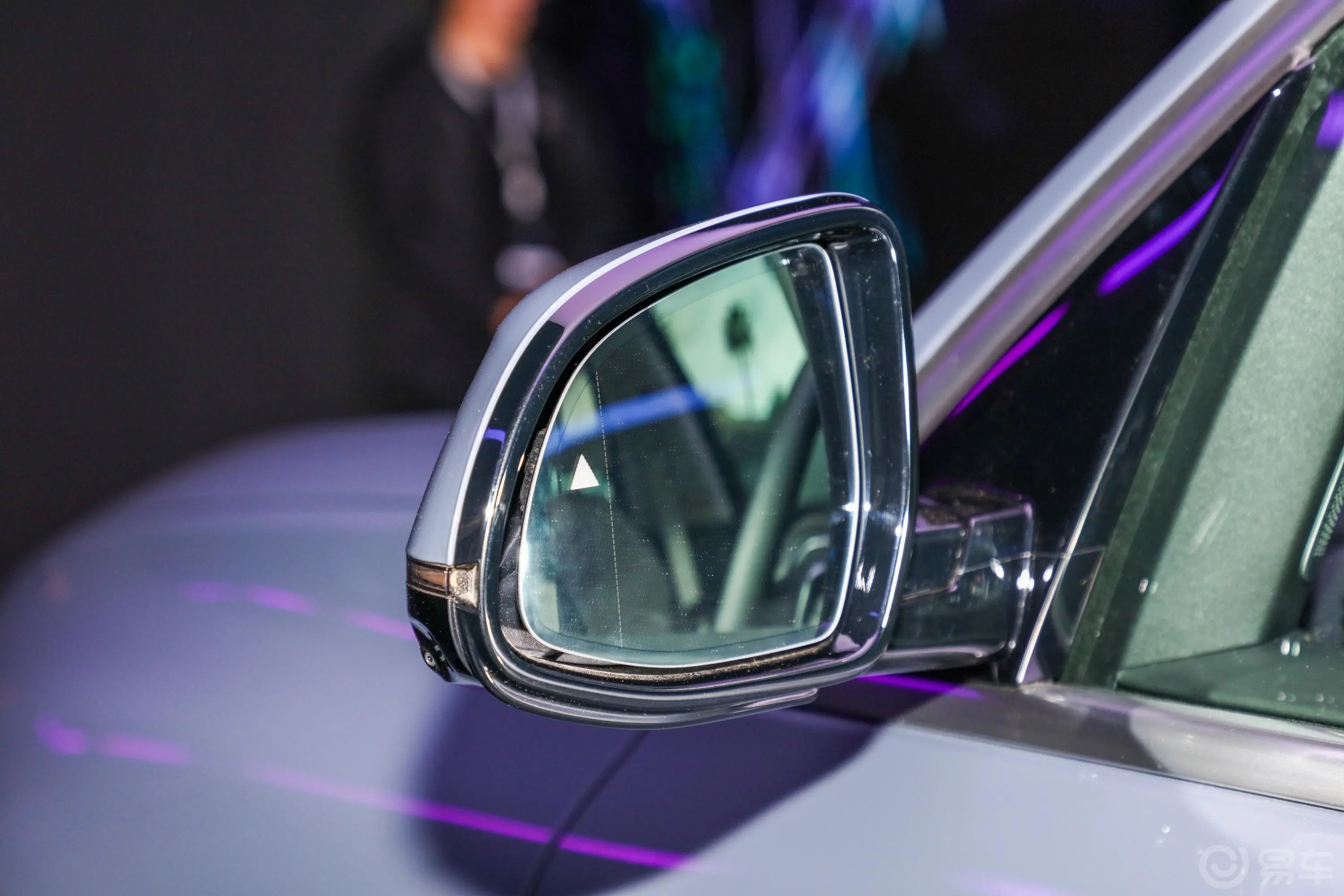 宝马X7xDrive40i 尊享型 豪华套装后视镜镜面