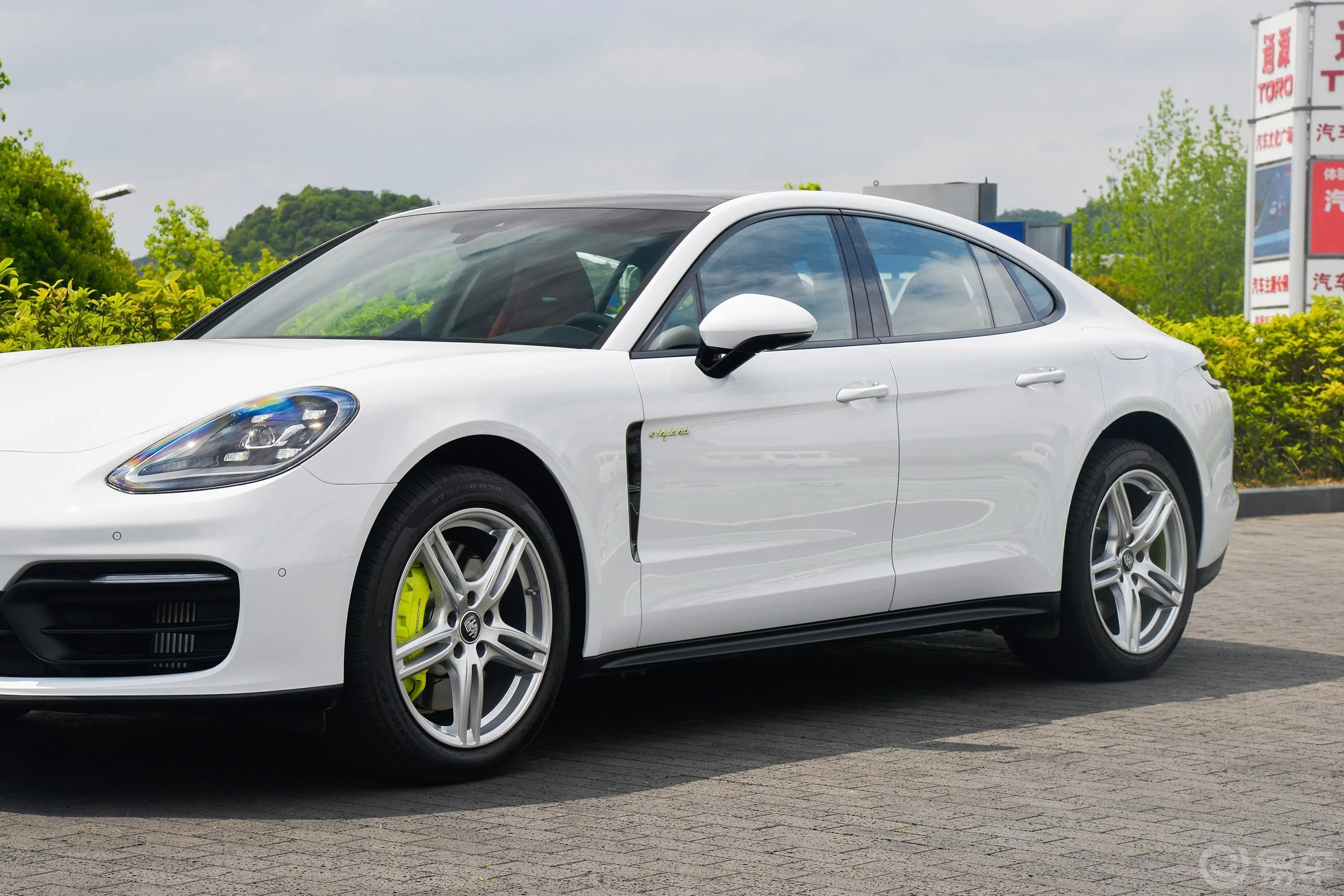 Panamera E-HybridPanamera 4 E-Hybrid 2.9T外观