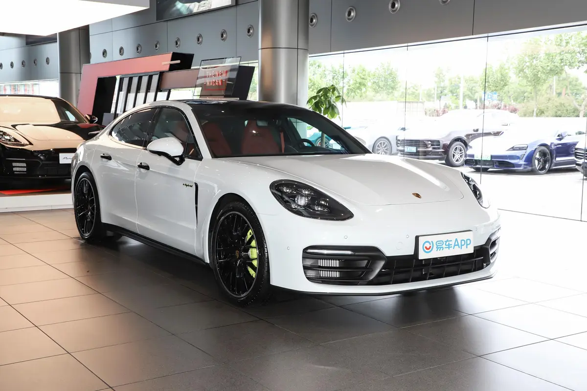 Panamera E-HybridPanamera 4 E-Hybrid 铂金版 2.9T发动机舱整体