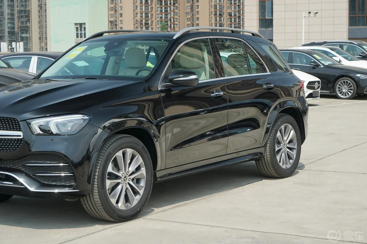 奔驰GLE改款 GLE 350 4MATIC 时尚型外观