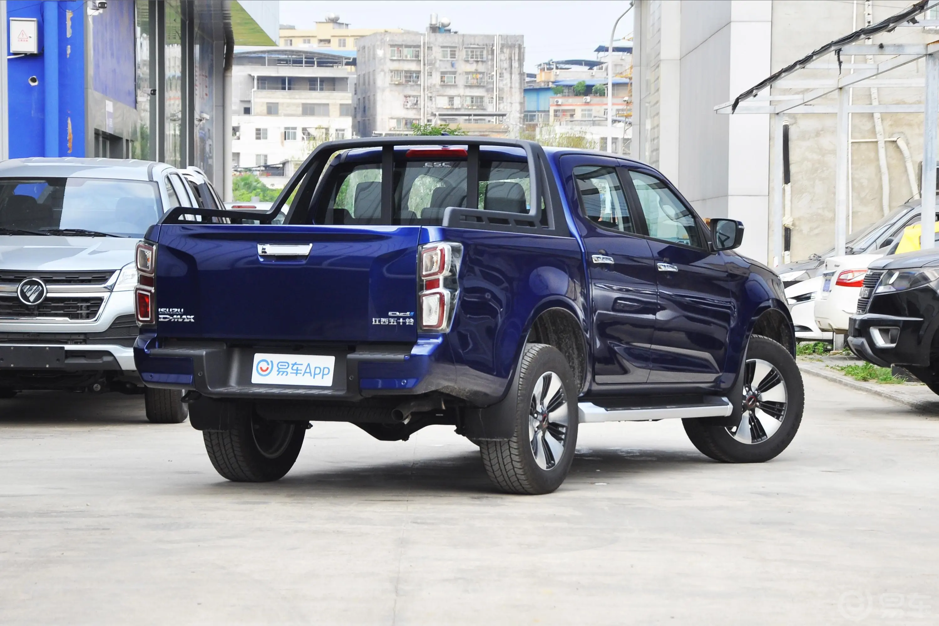 D-MAX1.9T 手动两驱Global劲动型侧后45度车头向右水平