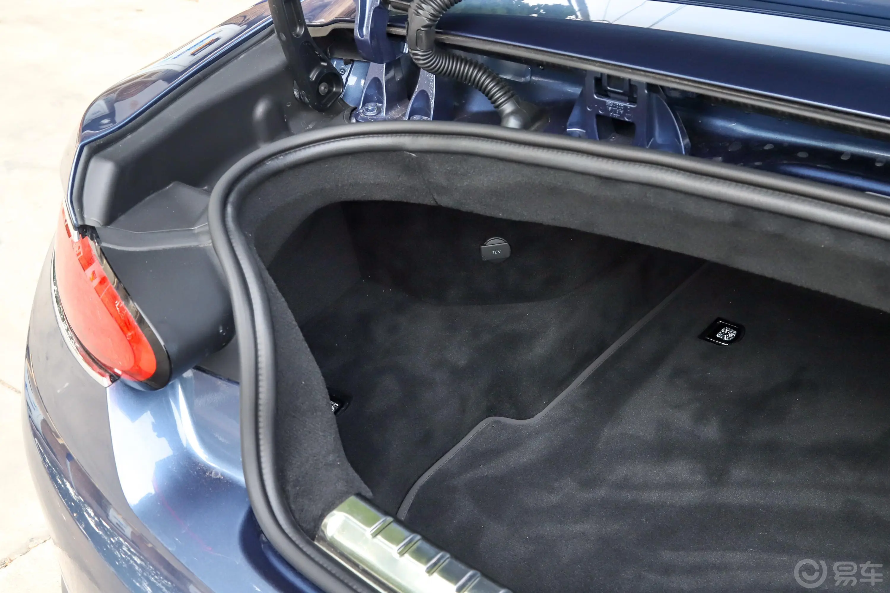 欧陆4.0T GT V8 Mulliner 敞篷版后备厢