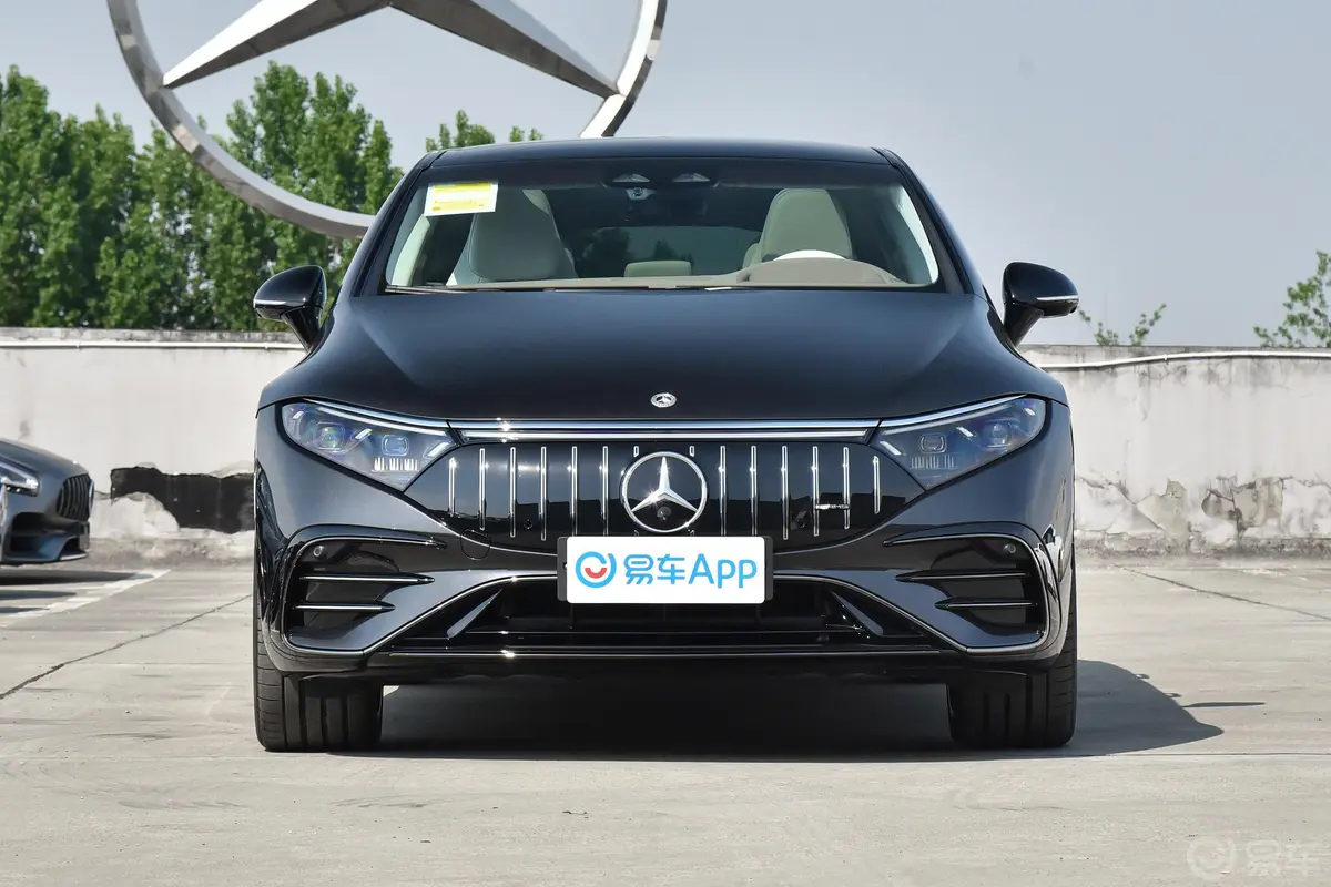 奔驰EQS AMGEQS AMG 53 4MATIC+正前水平