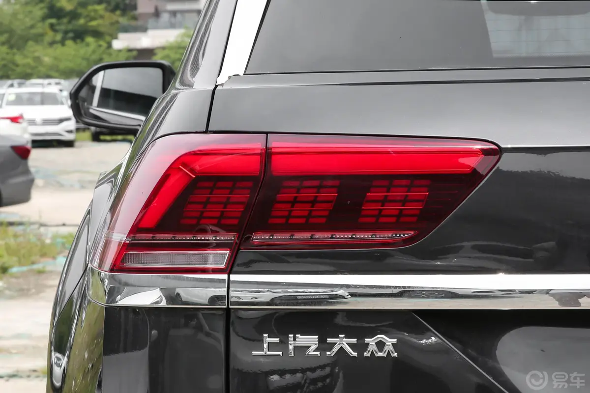 途昂X380TSI 四驱 豪华版外观