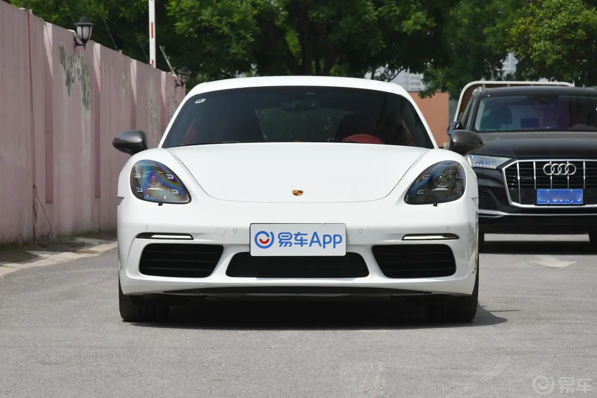 保时捷718Cayman T 2.0T正前水平