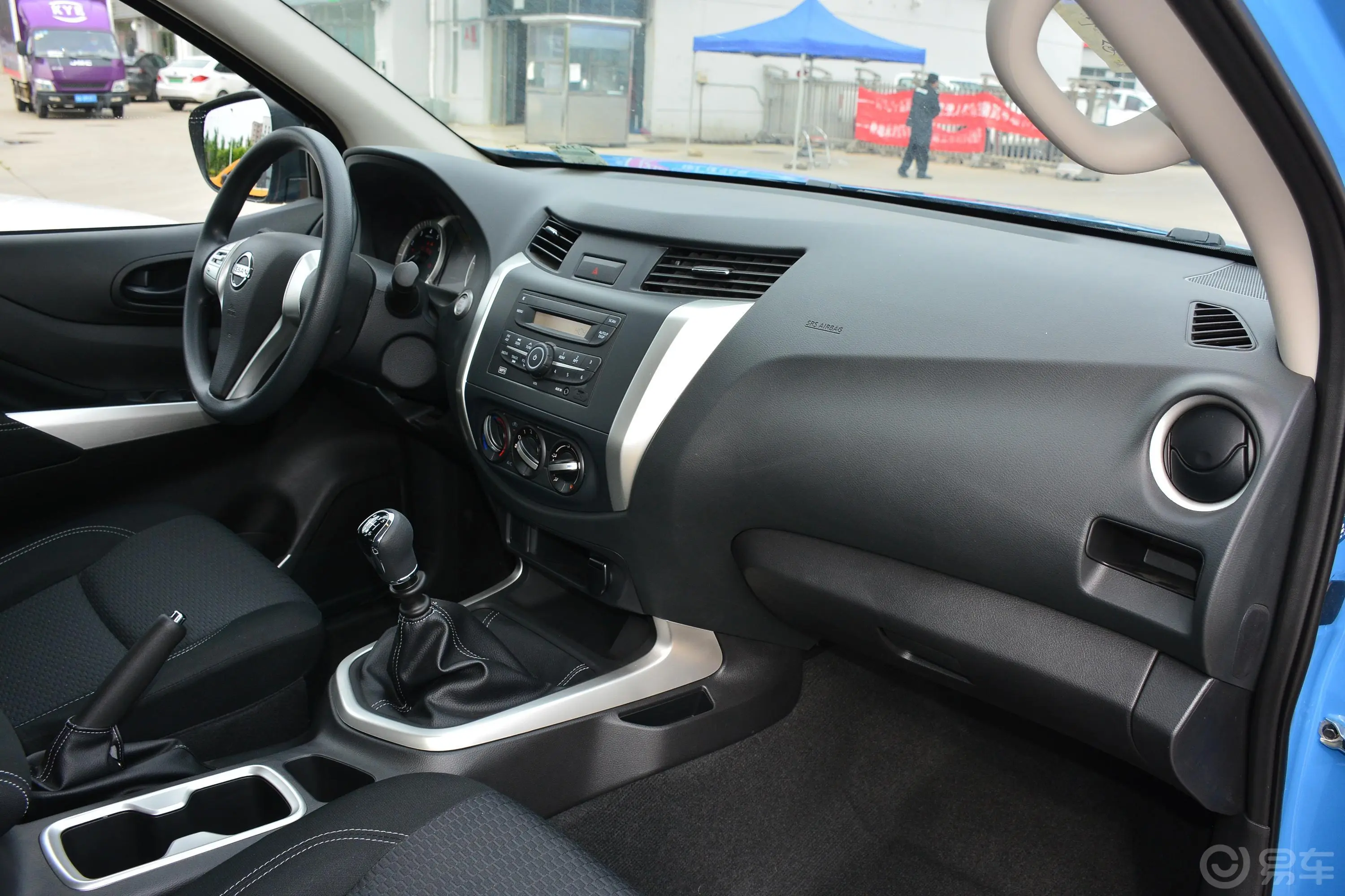 纳瓦拉改款 2.5L 手动两驱舒适型内饰全景副驾驶员方向