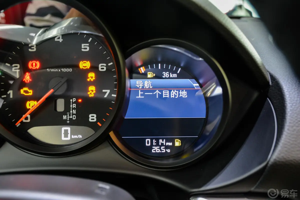 保时捷718Boxster 2.0T主驾驶位