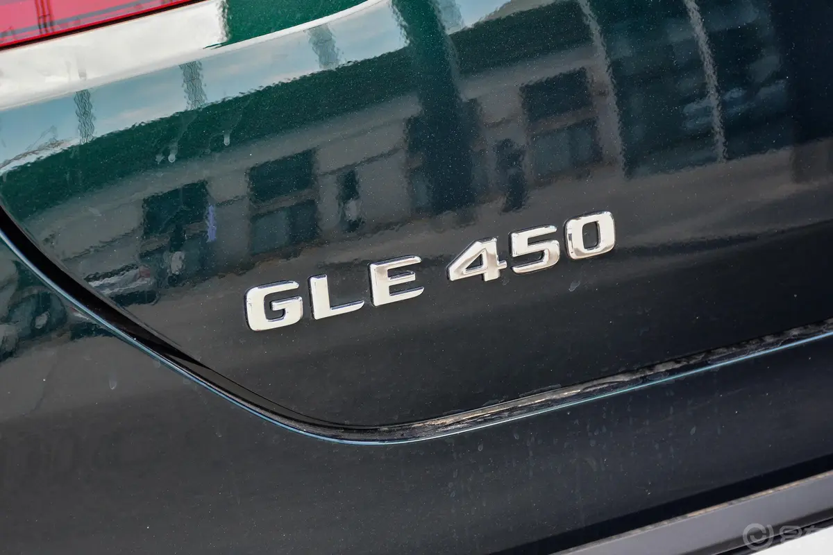 奔驰GLE轿跑改款 GLE 450 4MATIC 轿跑SUV 时尚型外观
