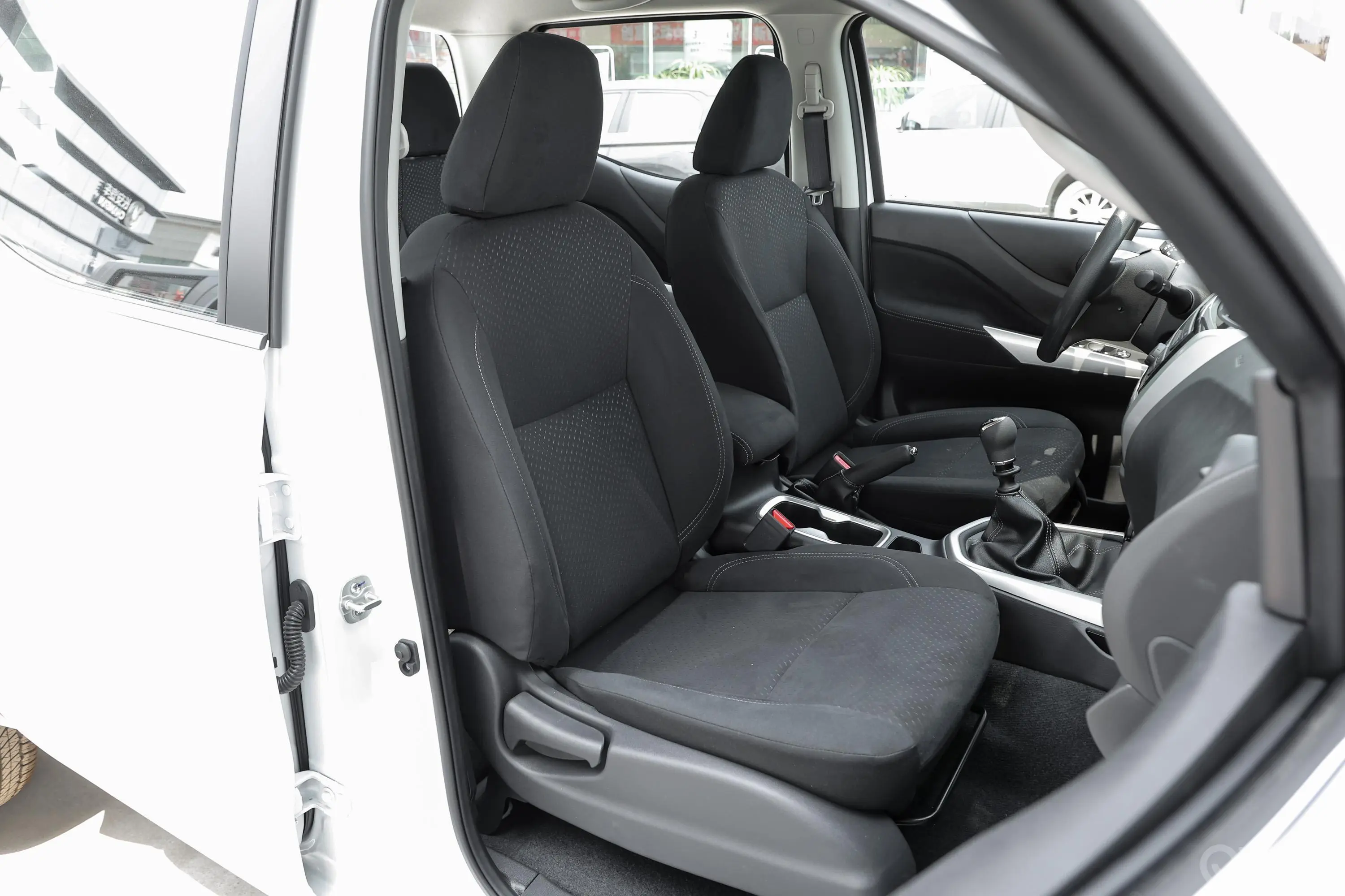 纳瓦拉改款 2.5L 手动两驱尊享型副驾驶座椅
