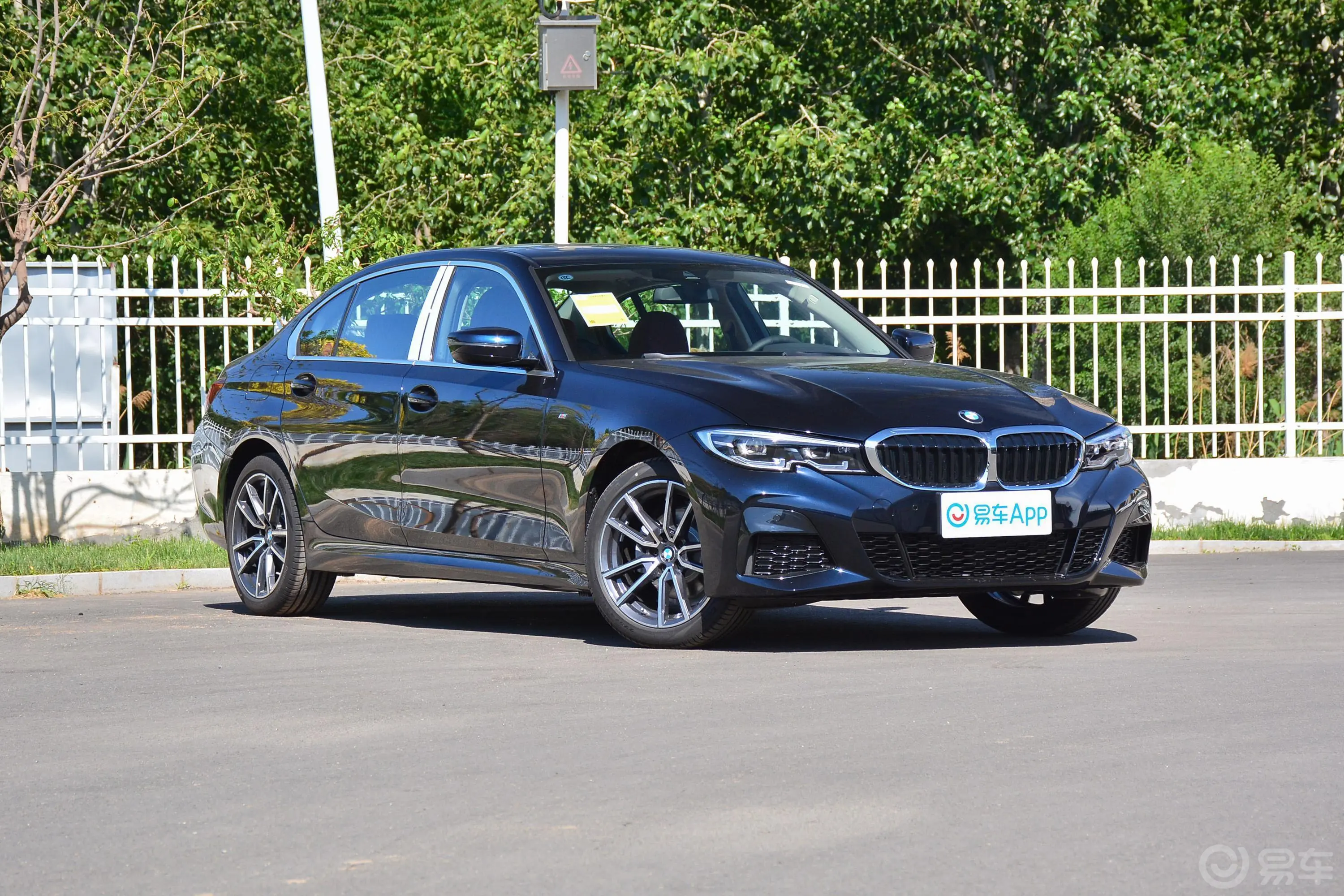 宝马3系改款 325Li xDrive M运动套装胎压信息铭牌