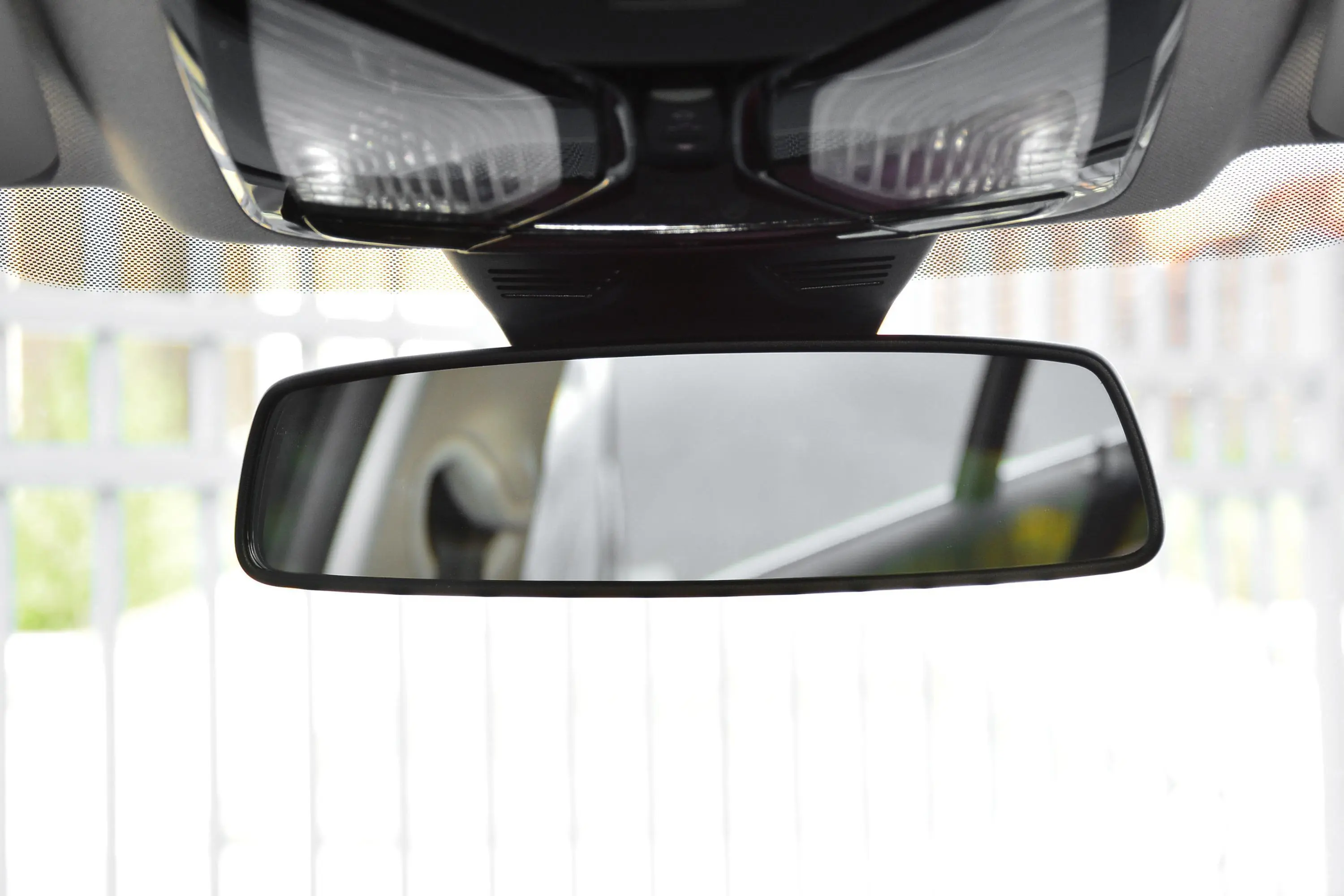 宝马3系改款 325Li xDrive M运动套装内后视镜