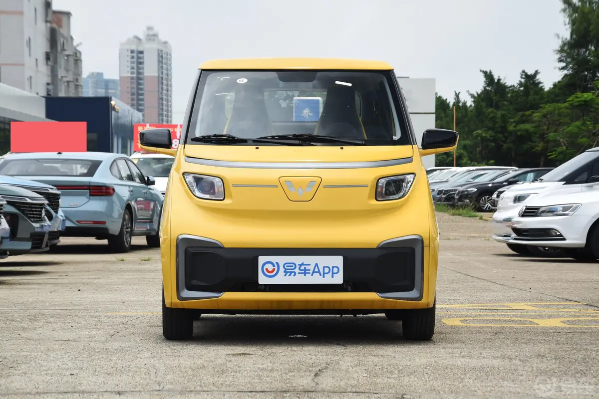 五菱NanoEV305km 热爱款正前水平