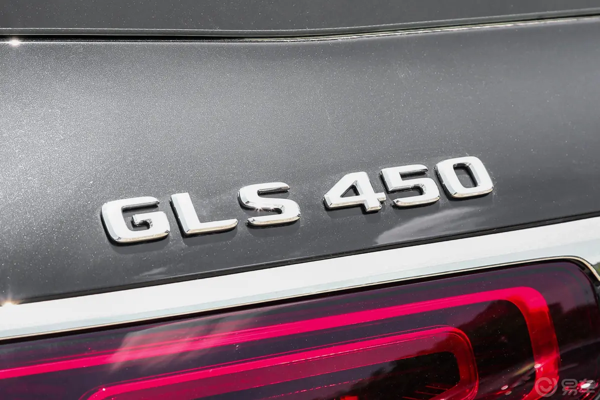 奔驰GLS改款二 GLS 450 4MATIC 豪华型外观